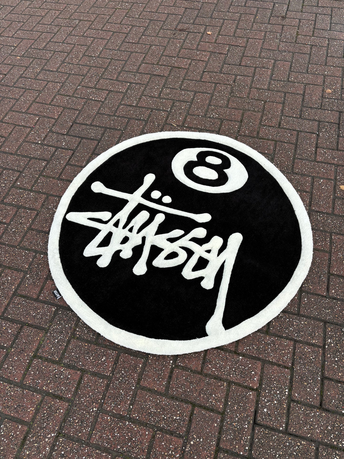 8-BALL RUG