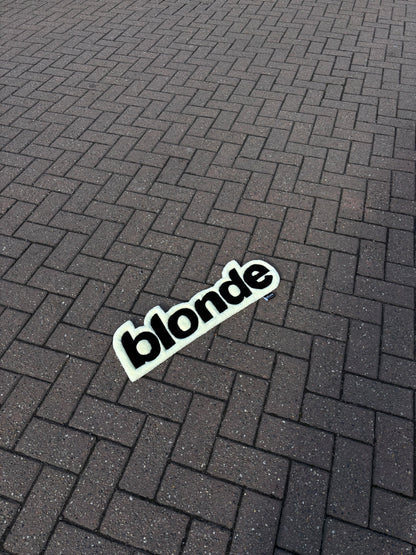 BLONDE