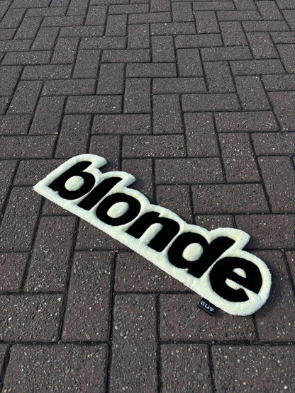 BLONDE