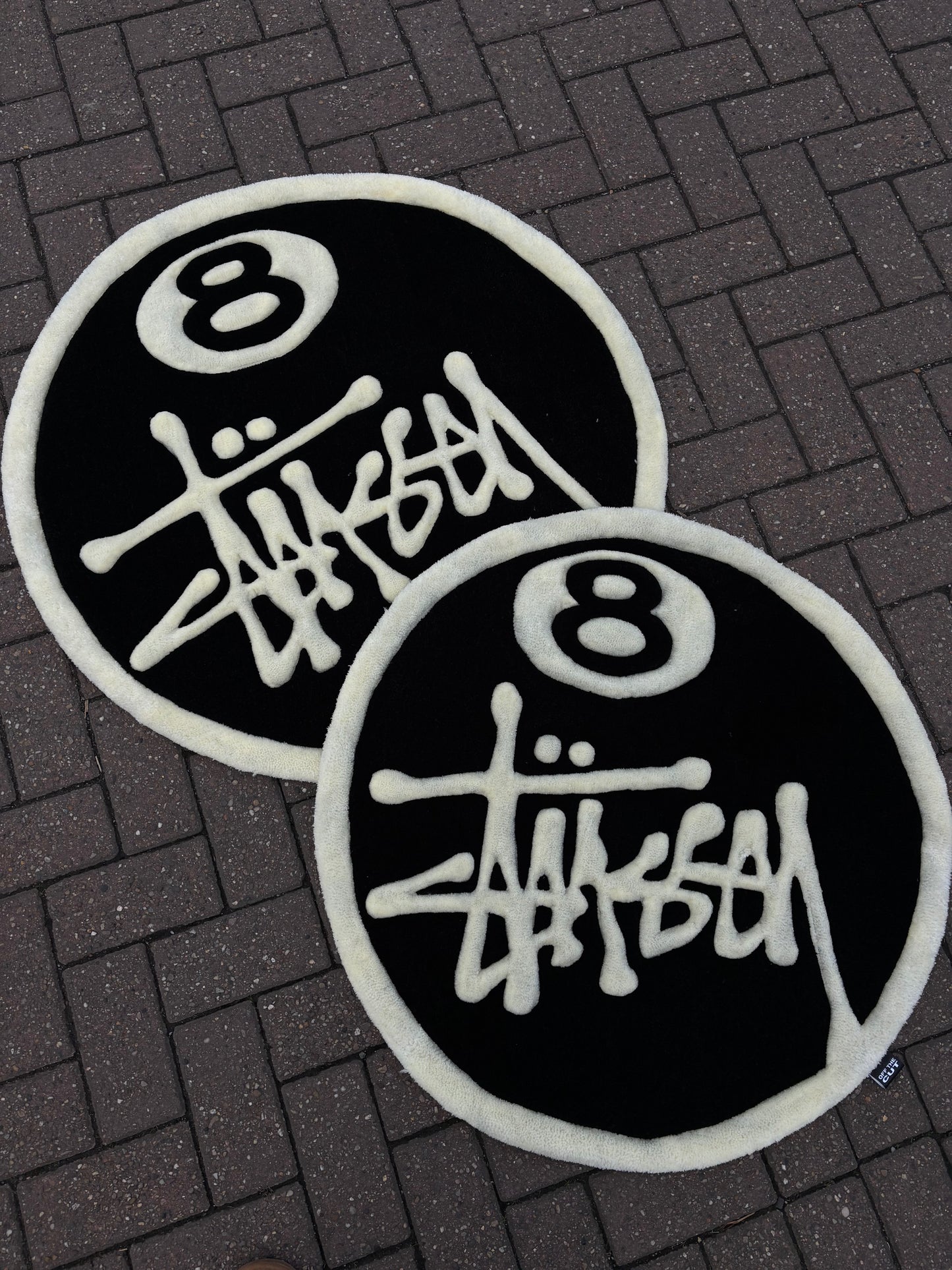 8-BALL RUG